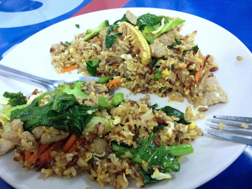 Yellow Curry Fried Rice with Pork (40 Baht)